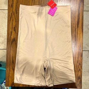 NWT Spanx High-waisted Mid-thigh Short Shapewear